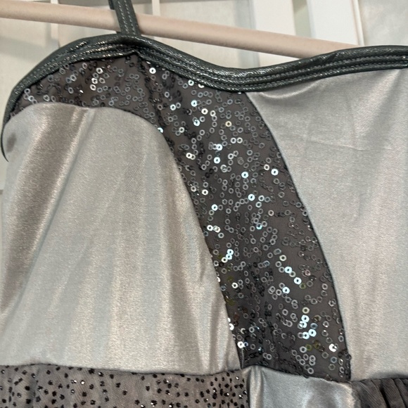 Custom Gray Sleeveless Figure Skating Dress - EUC, Size 7-8 Years - Picture 5 of 6